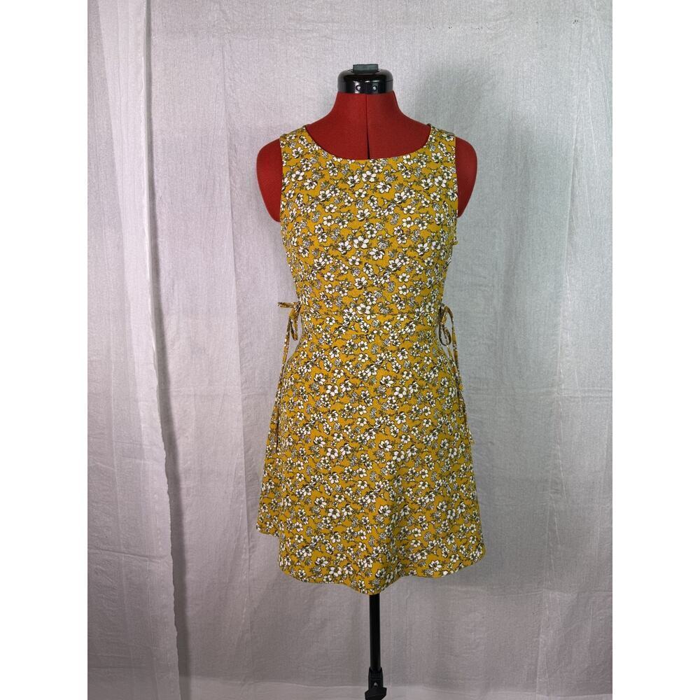 Divided by H&M Dress Women's Sz 6 Yellow Floral Round Neck Fit & Flare C965